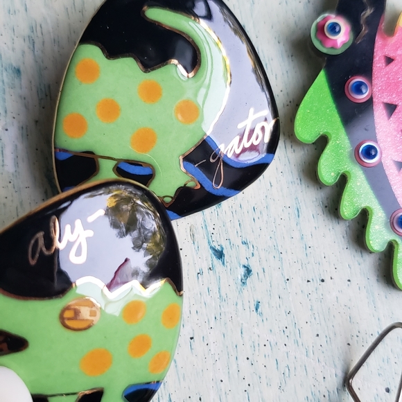 Alligator earring Bundle - Picture 2 of 3